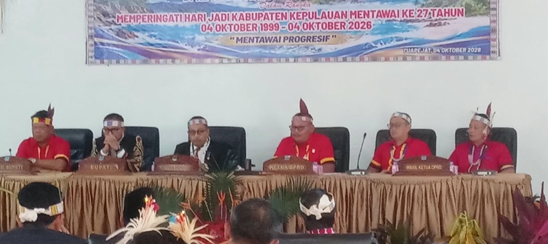 Rapat Paripurana DPRD Kep. Mentawai Hari Jadi ke-27 Kabupaten Kepulauan Mentawai 4 Oktober 1999 - 4 Oktober 2026 dipimpin Ketua DPRD Ibrani Sababalat, SH